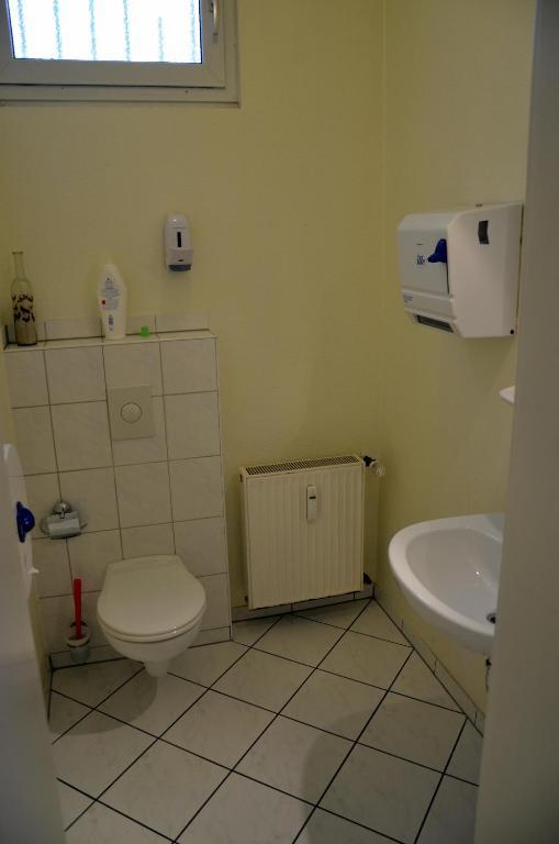 Хостел Backpackers Duesseldorf - Self Check-In Экстерьер фото